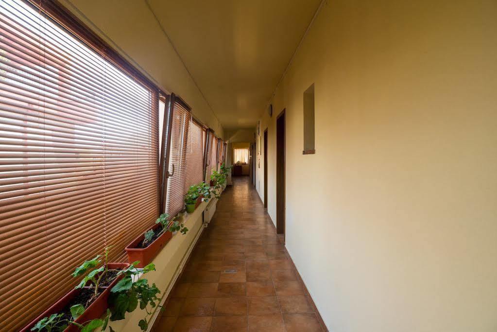Hostel Nova Route Неводарі Екстер'єр фото
