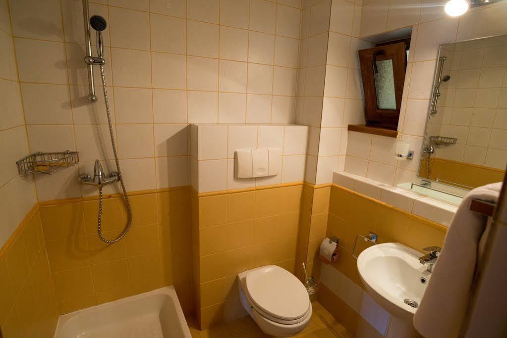 Hostel Nova Route Неводарі Екстер'єр фото