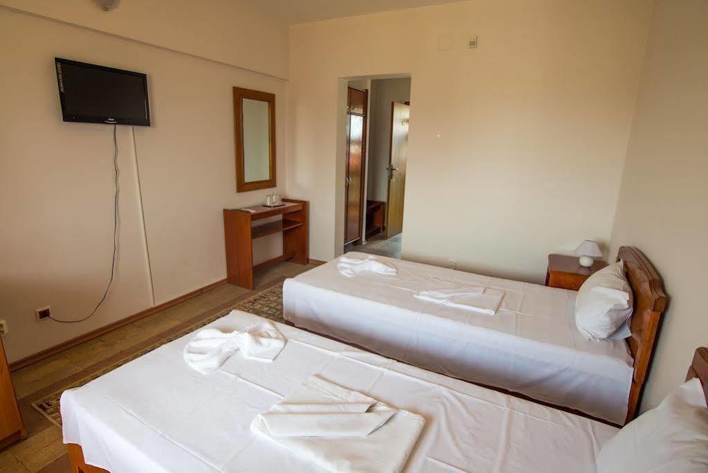 Hostel Nova Route Неводарі Екстер'єр фото